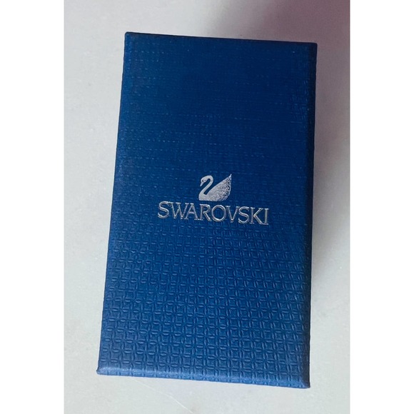 NIB Swarovski signed pave bangle - Picture 8 of 8